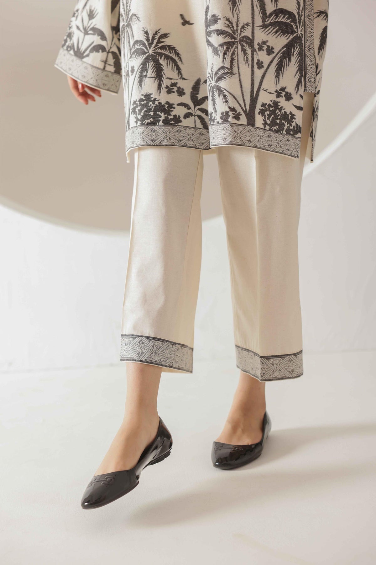 Serene Palm Elegance - Minimalist Printed Coordset